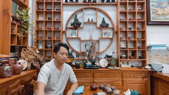 Trên mạng xã hội, Hoàng Kim Khánh từng rất nhiều lần khoe không gian thưởng trà của mình.