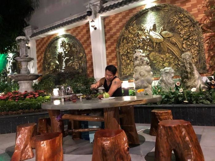 Căn phòng thưởng trà của Hoàng Kim Khánh - chồng Mailisa Ảnh 10