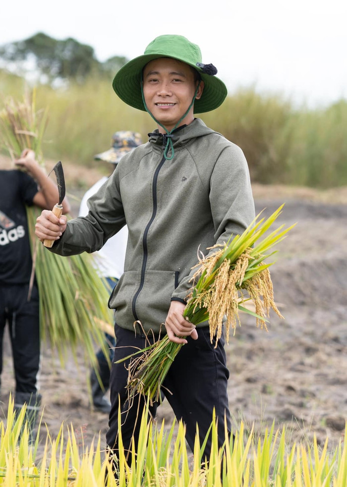 Quang Linh Vlogs từng sử dụng một chiếc xe sang hơn 8 tỷ. Ảnh: FBNV