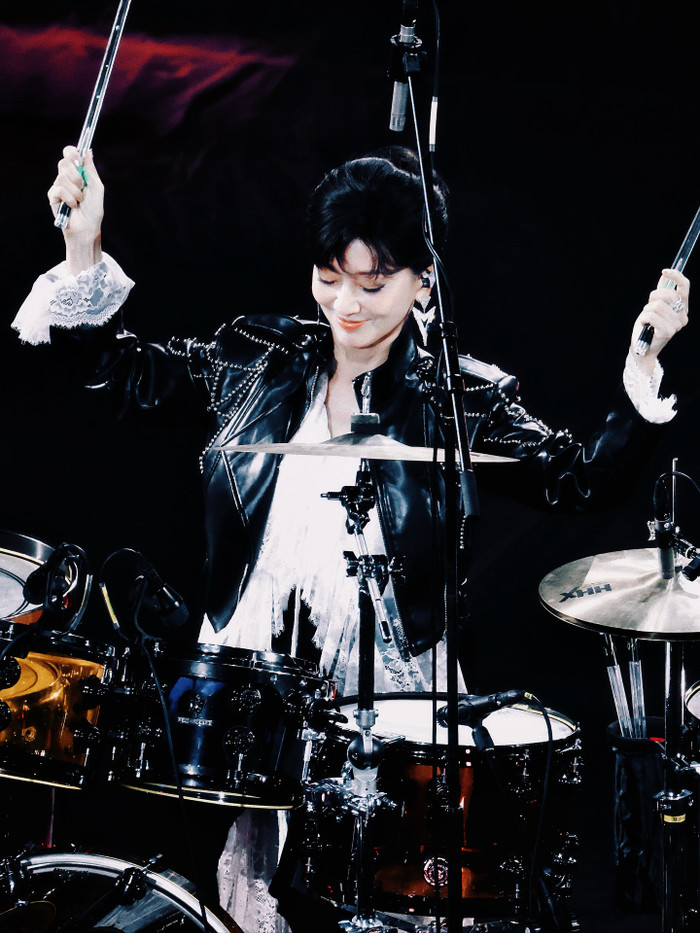 Nữ ca sĩ 71 tuổi bị kẻ lạ đột nhập vào phòng khách sạn, thực hiện hành vi biến thái Ảnh 1