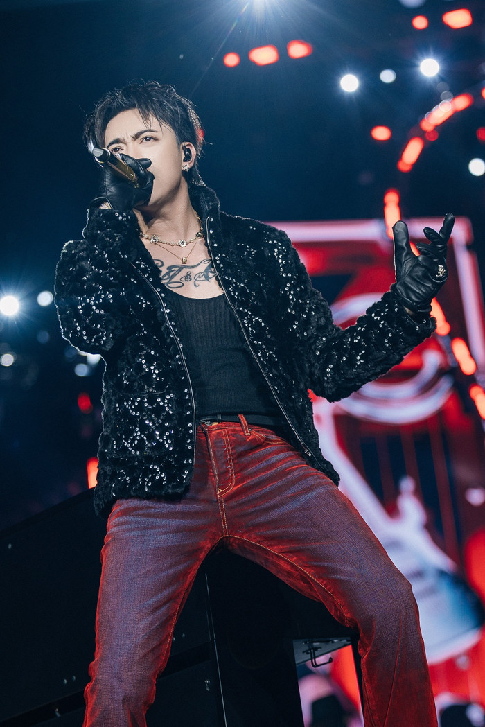 Soobin liên tục xuất hiện trong nhiều sự kiện lớn nhỏ. Ảnh: FBNV