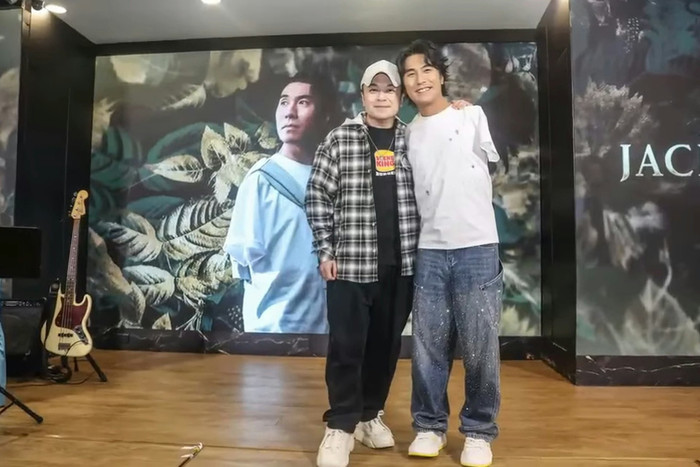 Nam ca sĩ gặp tai nạn cụt hai cánh tay, mẹ qua đời đúng ngày sinh nhật Ảnh 6