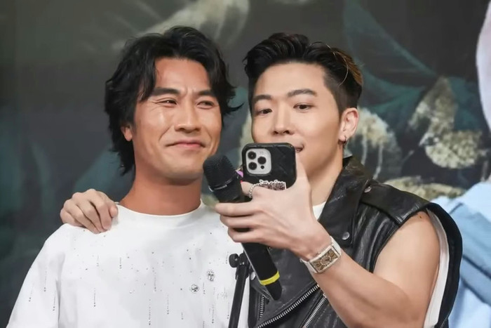 Nam ca sĩ gặp tai nạn cụt hai cánh tay, mẹ qua đời đúng ngày sinh nhật Ảnh 3