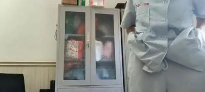 Nữ điều dưỡng bị quay lén cảnh thay đồ, danh tính thủ phạm gây phẫn nộ Ảnh 2