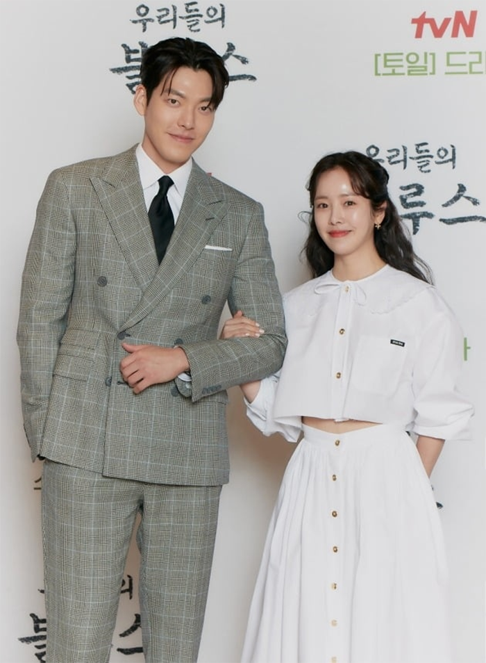 Sau nhiều năm hẹn hò, Shin Min Ah và Kim Woo Bin đã có một cái kết viên mãn.