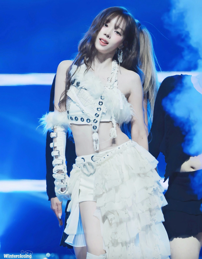 Winter lộ diện giữa tin đồn hẹn hò với nam ca sĩ lớn hơn 4 tuổi. Ảnh: Fansite