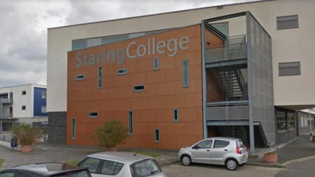 Trường học nơi thầy giáo công tác.