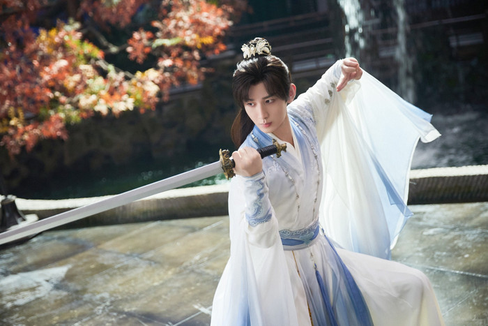 Thành Nghị lại gặp bất lợi khi các vai diễn trong năm 2025 có mô-típ tương đồng.