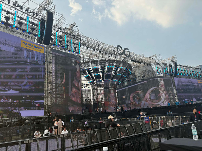 Trực tiếp chung kết Miss Cosmo 2025: Nguyễn Hoàng Phương Linh đăng quang trên sân nhà? Ảnh 1