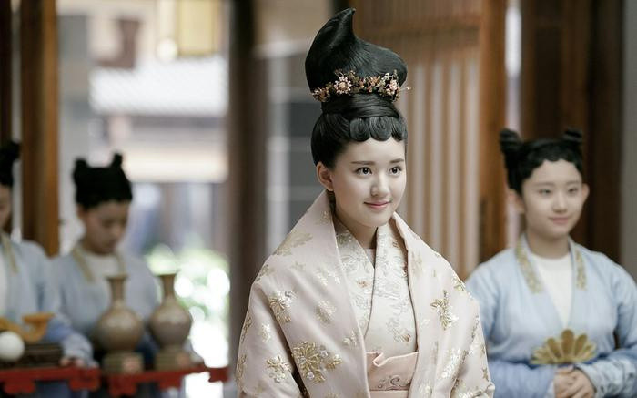 Vai phản diện Mã Tuyết Vân giúp Triệu Lộ Tư lần đầu ghi dấu ấn với khán giả nhờ ánh mắt sắc lạnh và diễn xuất có chiều sâu dù chỉ là vai phụ.