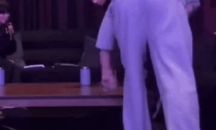 Jungkook bị phát hiện sử dụng thuốc lá điện tử, hành động của Jin gây xôn xao Ảnh 4