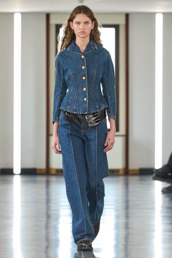 Đến những mẫu mang cảm hứng vintage của Bally ở Milan, xu hướng này cho thấy sức hút rõ nét. Ảnh: Elle