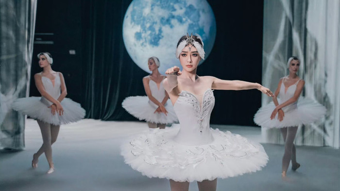 Phân cảnh ballet của Tần Lam trong phim.