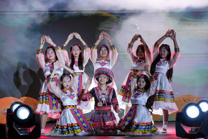 Rất nhiều bạn trẻ tìm thấy chính mình từ những sân khấu học đường.