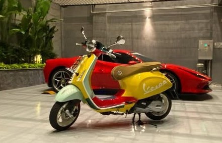 Cường Đô La khoe chiếc xe máy 135 triệu trên trang cá nhân. Ảnh: IGNV