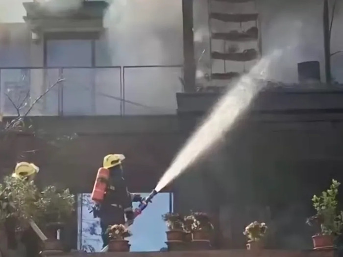 Con trai đốt giấy làm cháy phòng biệt thự gần 3 tỷ đồng, phản ứng của người cha gây bất ngờ Ảnh 3