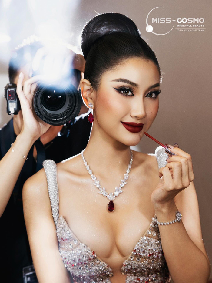 Khán giả Việt kỳ vọng nàng hậu sẽ tiếp tục đi sâu trong đêm chung kết. (Ảnh FBNV)