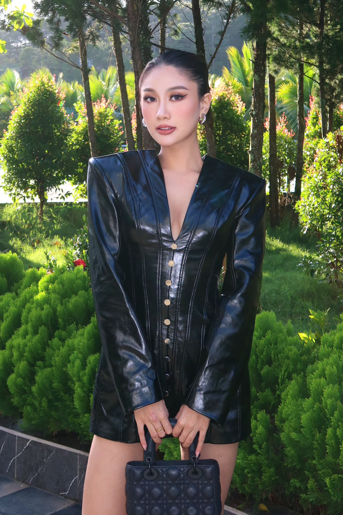 Hình ảnh đời thường của Hoa hậu Phương Linh.