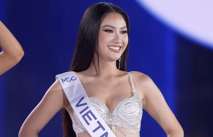 Nàng hậu quyến rũ ở phần thi áo tắm.