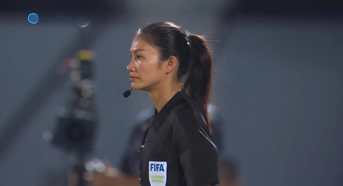 “Lỗi trọng tài khiến Việt Nam mất một bàn thắng hợp lệ và tấm HCV SEA Games”, tờ New Straits Times của Malaysia bình luận.&nbsp;