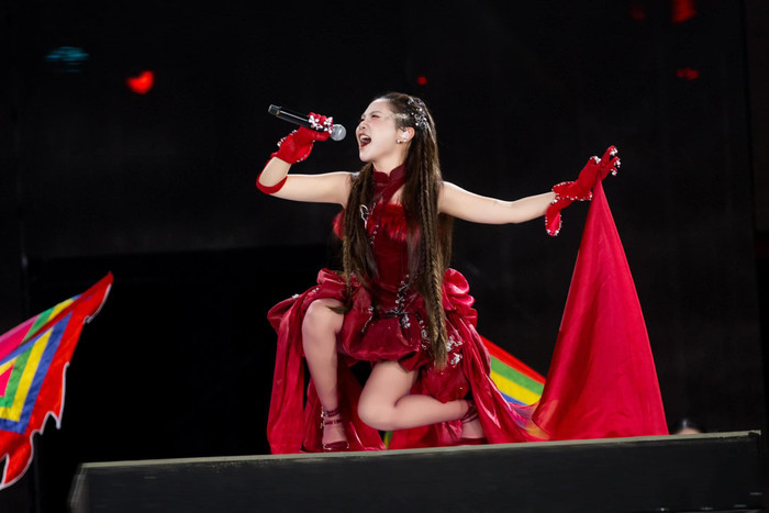 Phương Mỹ Chi gặp sự cố sức khỏe trên sân khấu quốc tế Ảnh 2