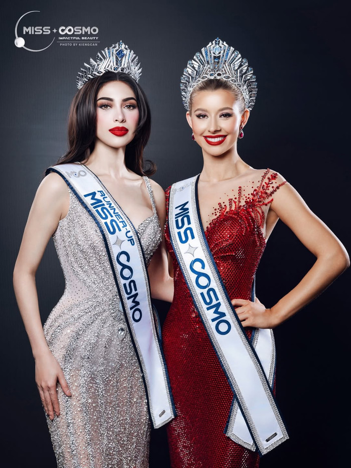 Top 2 Miss Cosmo cùng nhau chụp hình sau đêm chung kết. Ảnh: Miss Cosmo