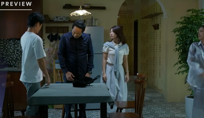 Bà Ánh không giấu được tổn thương và uất ức.