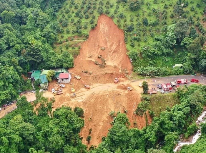 Lũ quét và sạt lở đất gây nguy hiểm đến người dân. Ảnh minh hoạ