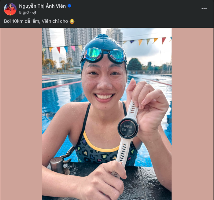 Ánh Viên khoe thành tích bơi 10km trên trang cá nhân. (Ảnh: chụp màn hình)
