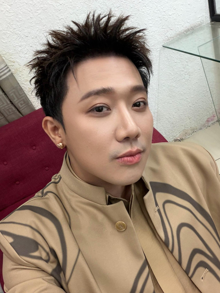 Trấn Thành thể hiện sự khéo léo khi khán giả chú ý đến thân hình tròn trịa của bản thân. Ảnh: FBNV