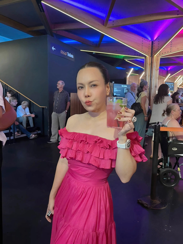 Nghệ sĩ Việt Hương. Ảnh: FBNV