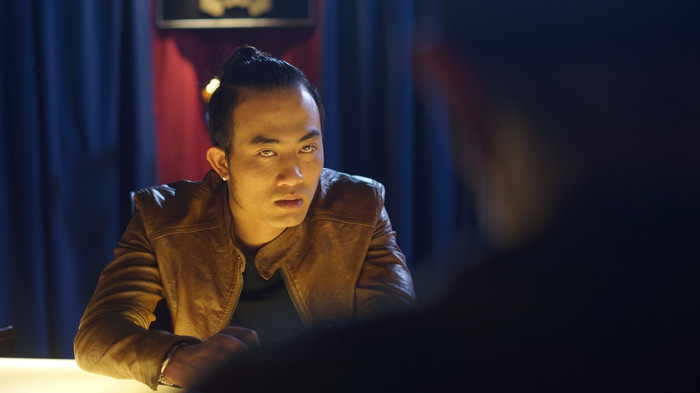 Vai Trần Tú giúp Doãn Quốc Đam lần đầu gây chú ý mạnh với khán giả truyền hình. Nhân vật giang hồ mưu mô được thể hiện bằng ánh mắt lạnh và thần thái sắc sảo, để lại ấn tượng dù không phải tuyến chính.