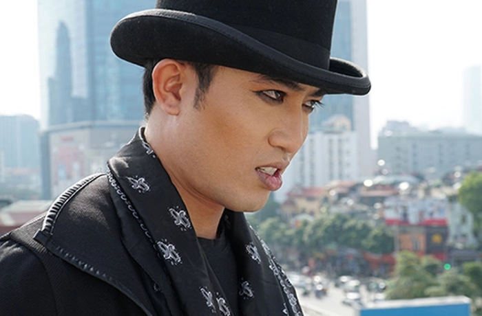 Đảm nhận hai vai Fedora và Long Nhật, Doãn Quốc Đam cho thấy khả năng hóa thân ấn tượng vào tâm lý tội phạm phức tạp. Đây được xem là một trong những vai diễn nặng ký nhất trong sự nghiệp của anh.