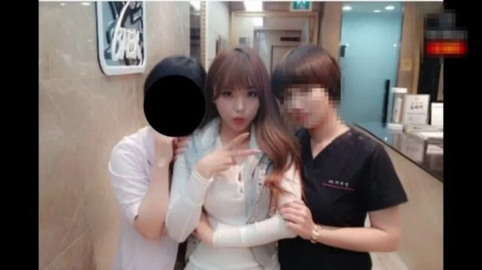 Bức ảnh khiến Hong Jin Young bị nghi ngờ là có liên quan đến 'dì tiêm chích'.