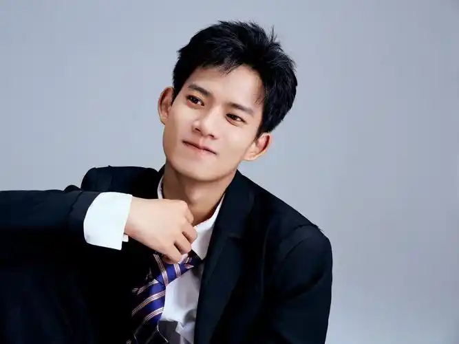 Xếp hạng nhan sắc 7 nam diễn viên trong Gió Và Thủy Triều: Nhậm Gia Luân hạng 3, Đàm Khải thứ 5, quán quân gây bất ngờ Ảnh 2