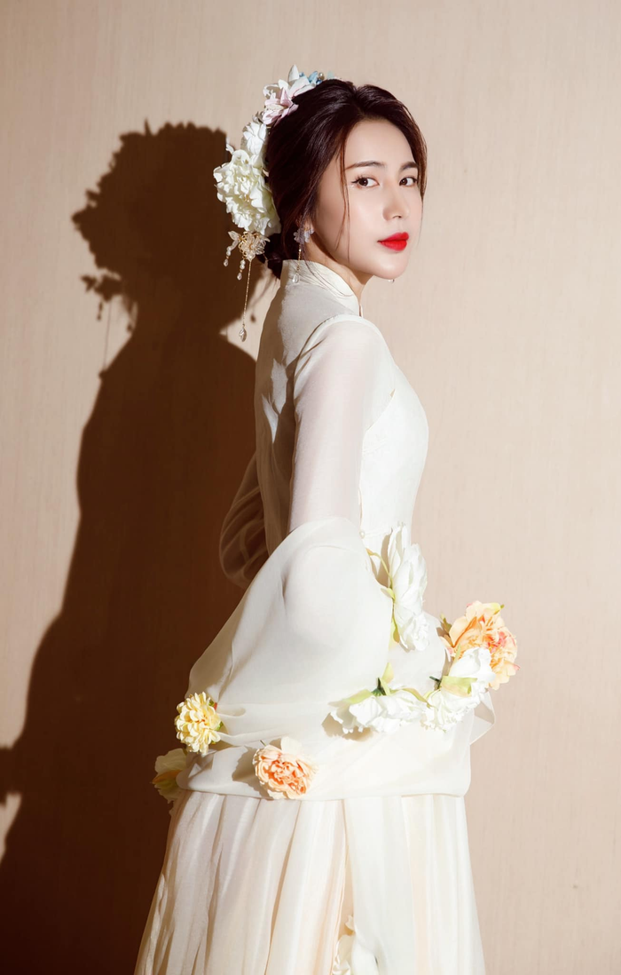 Những năm qua, ca sĩ Thủy Tiên chọn cuộc sống kín tiếng, ít tham gia showbiz.