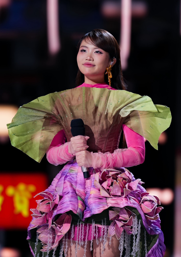 Nghi ngờ đã kết thúc với Phương Mỹ Chi Ảnh 6