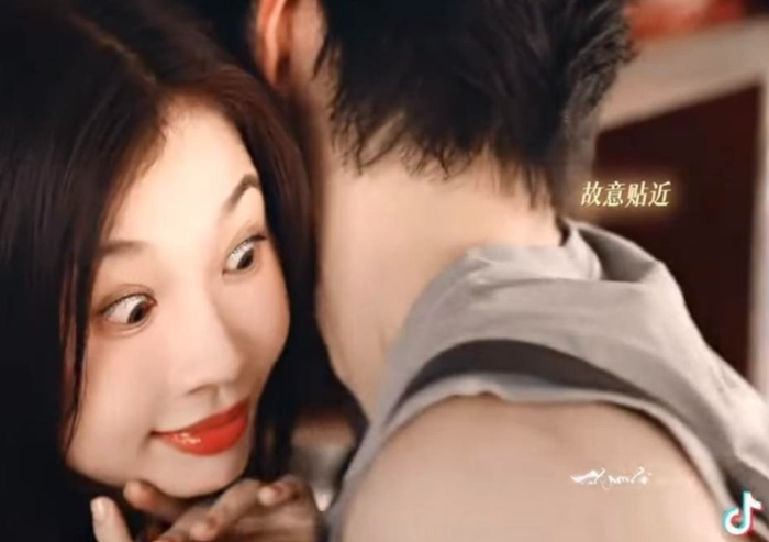 Tạo hình của nữ diễn viên bị cho là 'cố tình dễ thương' nhưng phản tác dụng