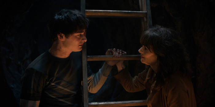 Thị trấn Hawkins rơi vào tình thế hỗn loạn sau sự trỗi dậy của Vecna (Ảnh: Netflix).