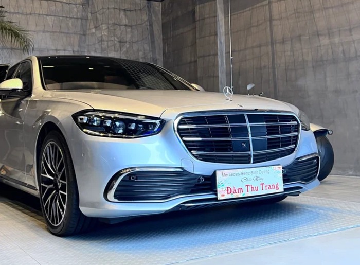 Cường Đô La cũng từng tặng vợ chiếc xe cùng hãng trị giá 5 tỷ.