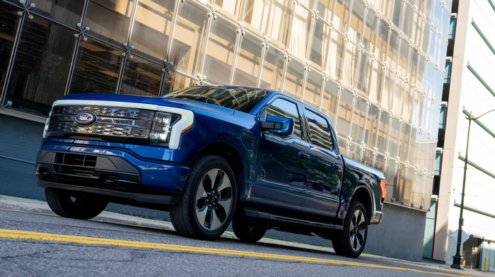 Ford triệu hồi hơn 270000 xe do lỗi tự trôi khi đang đỗ. (Ảnh: Car And Driver)