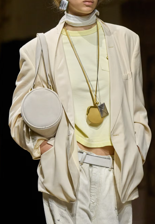 Dây chuyền ví. Ảnh: Elle