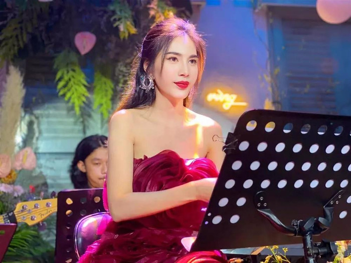 Danh tính người đàn ông đứng sau giúp Thủy Tiên 'đổi đời' Ảnh 5