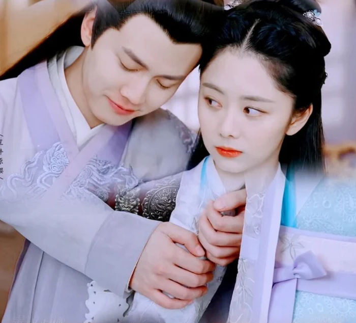 Khoảnh khắc đối thoại gần của đôi chính, thể hiện vibe lạnh - lầy