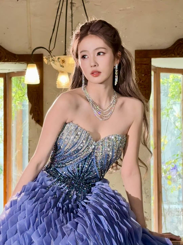 Tính đến thời điểm hiện tại, Bạch Lộc vẫn chưa đưa ra bất kỳ phản hồi chính thức nào liên quan đến những cáo buộc cho rằng cô có thái độ lạnh nhạt hay “khó chịu” với Trần Đô Linh tại sự kiện. Ảnh: Weibo