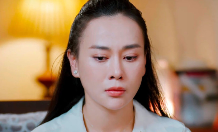 Ở giai đoạn giữa đến cuối phim, Phương Oanh có những bước chuyển mình trong diễn xuất đầy tinh tế (Ảnh: NSX).
