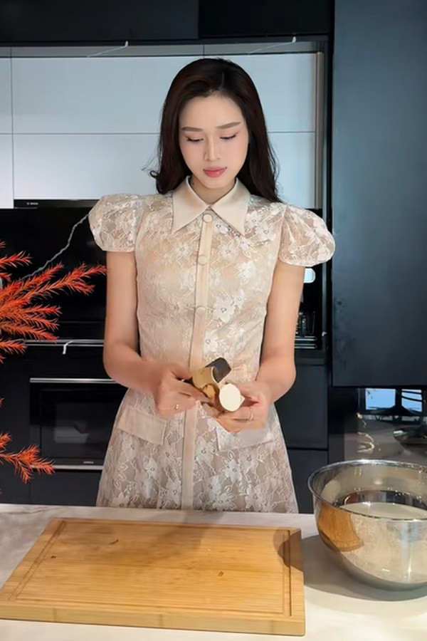 Hình ảnh Đỗ Thị Hà khi làm dâu hào môn thu hút sự quan tâm của nhiều netizen.