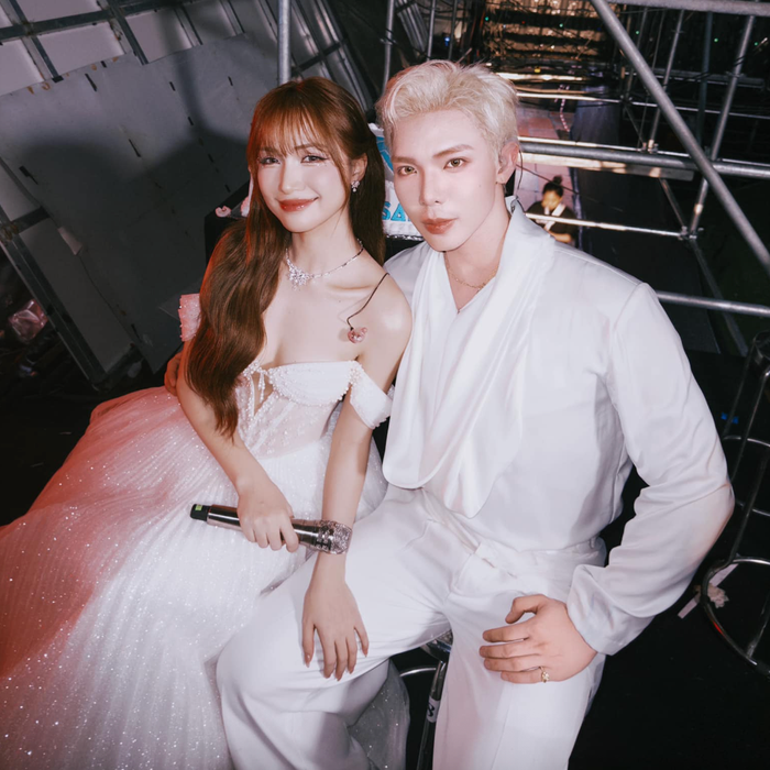 Hòa Minzy và Erik có mối quan hệ thân thiết, bền chặt trong nhiều năm qua. Ảnh: FBNV