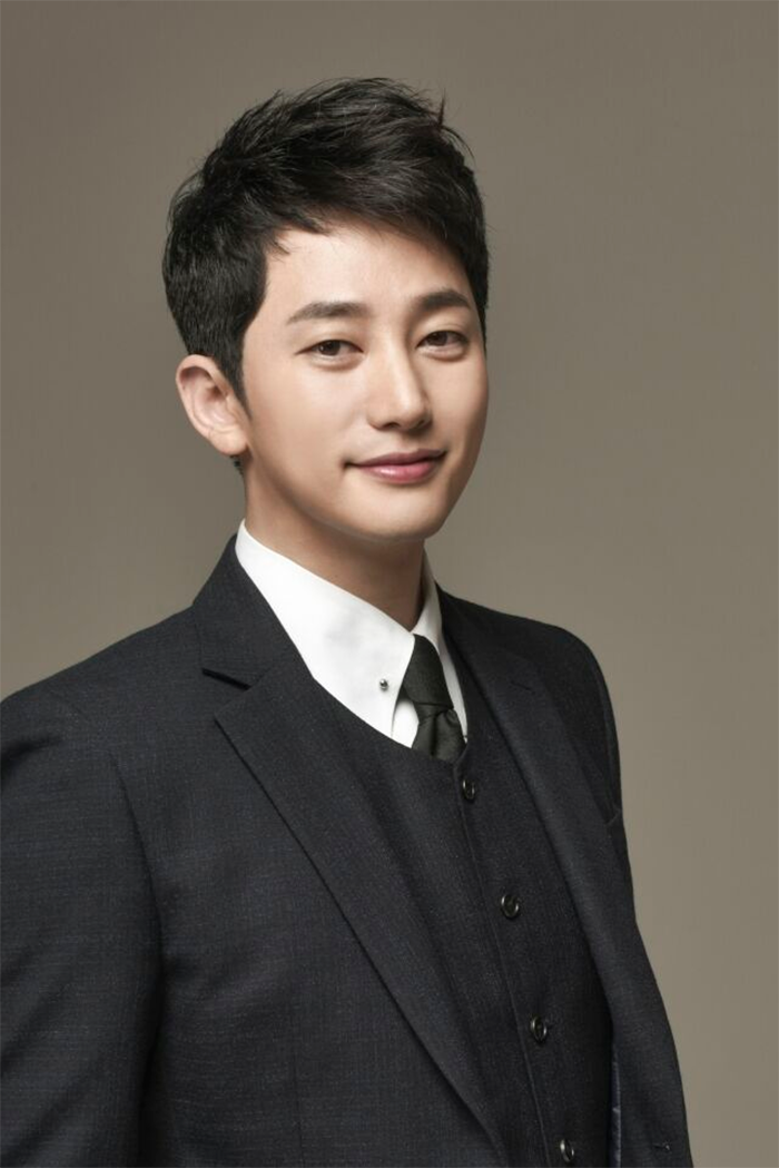 Nam diễn viên Park Si Hoo lần đầu lên tiếng về những ồn ào thời gian vừa qua.