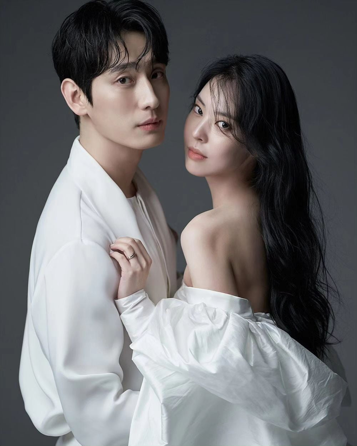 Yoon Park và người mẫu Kim Su Bin được cho là chuẩn bị đón con đầu lòng vào đầu năm 2026 tới đây.&nbsp;